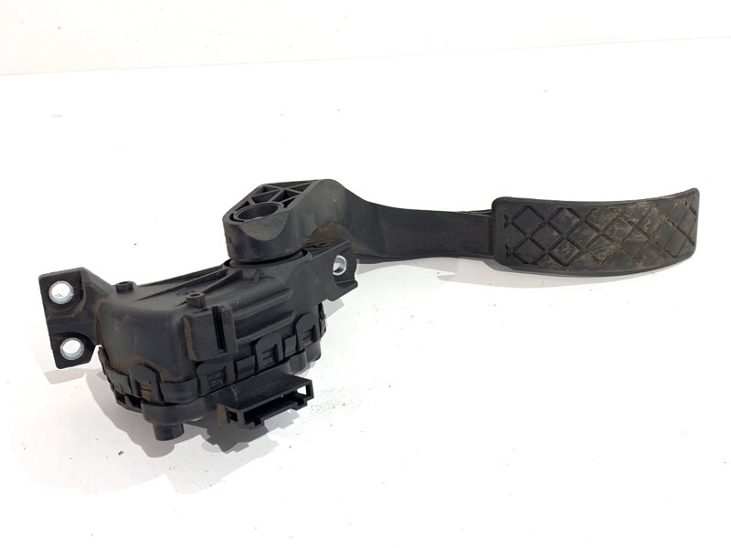 PLYNOVÝ PEDÁL AUDI A4 B6 (8E2) 2000 - 2005 8E1721523A PLYNOVÝ PEDÁL AUDI A4 B6 (8E2) 2000 - 2005 8E1721523A