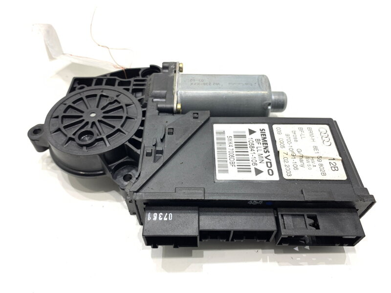MOTOR ZDVIHANIA OKNÁ PRAVÝ PREDNÝ AUDI A4 B6 (8E2) 2000 - 2005 8E1959802B MOTOR ZDVIHANIA OKNÁ PRAVÝ PREDNÝ AUDI A4 B6 (8E2) 2000 - 2005 8E1959802B