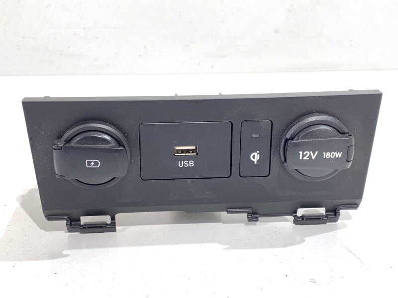 ZÁSUVKA / ULOŽENIE USB HYUNDAI KONA (OS, OSE, OSI) 2017 - 2022 83675-J9AD0