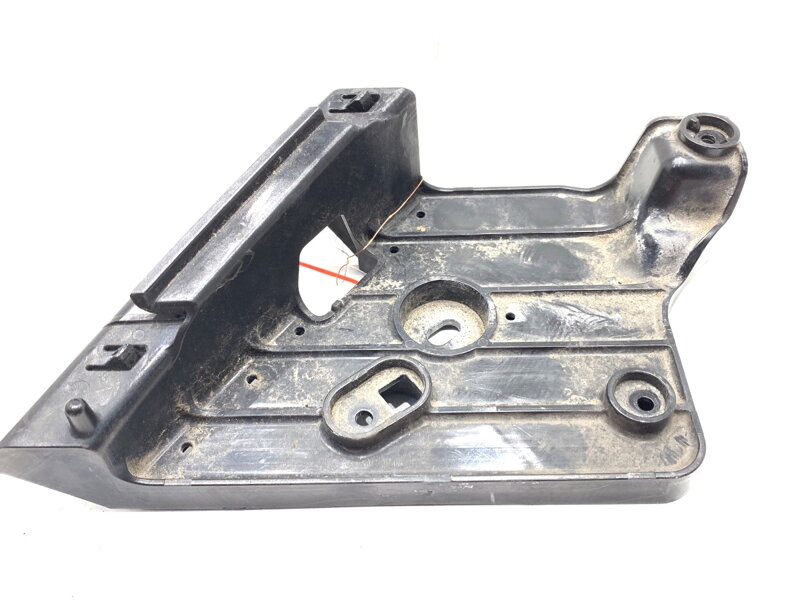 DRŽIAK SVETLA PRAVÝ NISSAN QASHQAI II SUV (J11, J11_) 2013 - 2022