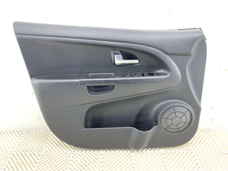 TAPACÍR DVERÍ ĽAVÝ PREDNÝ KIA VENGA (YN) 2010 - 2022