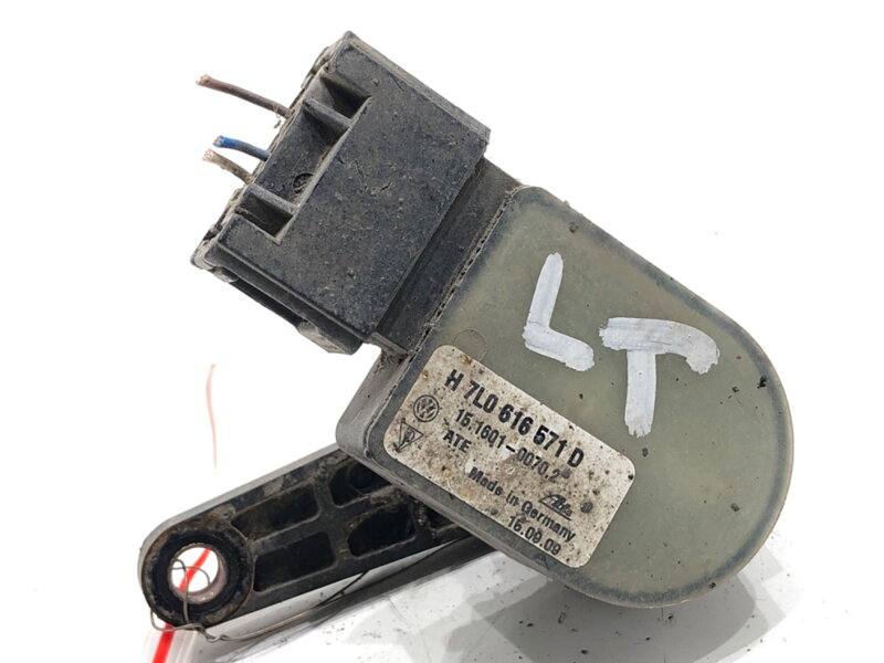 SNÍMAČ NÁKLONU XENÓN ZADNÝ ĽAVÝ AUDI Q7 (4LB) 2006 - 2016 7L0616571D