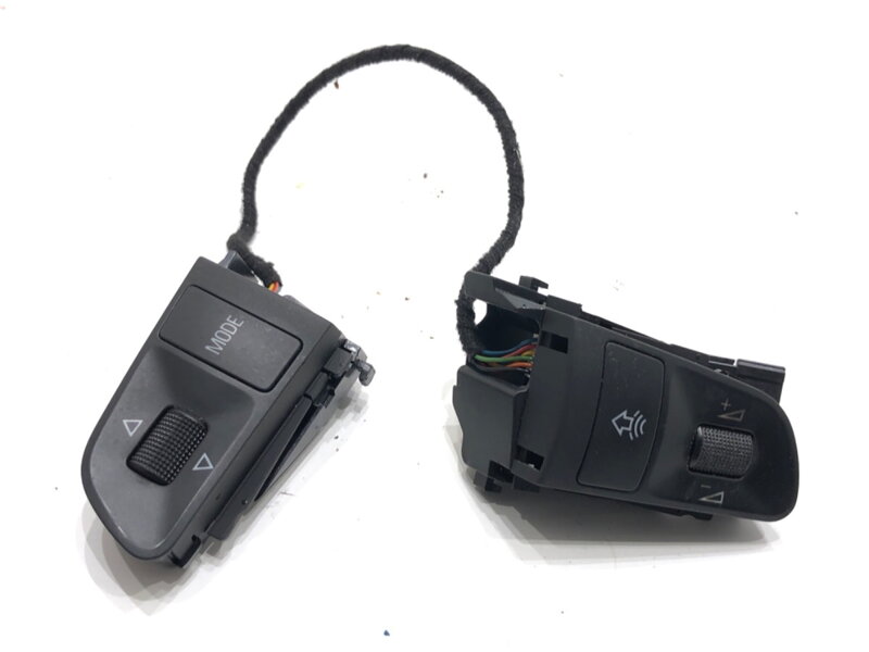 PREPÍNAČE VOLANTU AUDI A6 C6 (4F2) 2004 - 2011 4F0951527D PREPÍNAČE VOLANTU AUDI A6 C6 (4F2) 2004 - 2011 4F0951527D