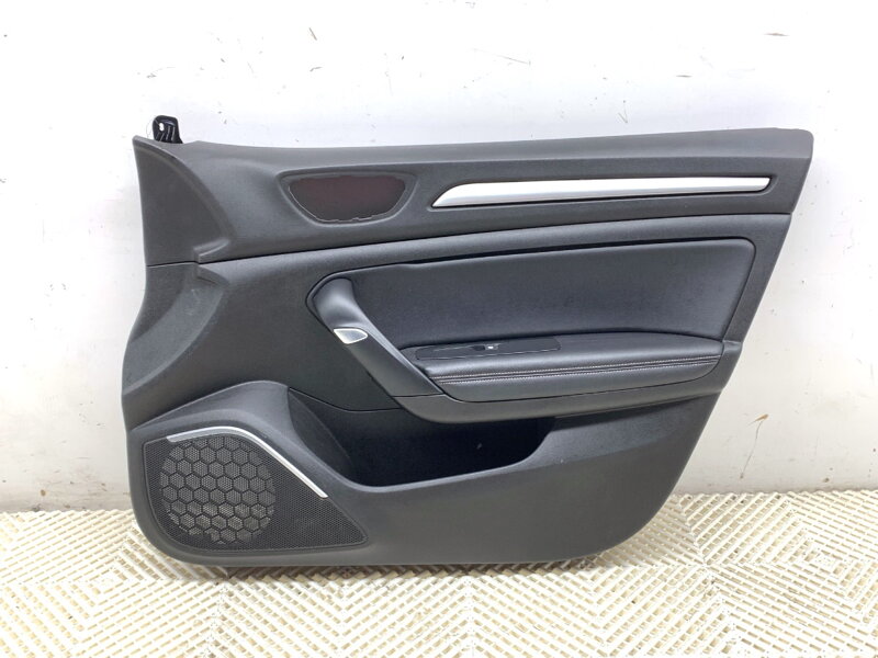 TAPACÍR DVERÍ PRAVÝ PREDNÝ RENAULT MEGANE IV SEDAN 2016 - 2022 TAPACÍR DVERÍ PRAVÝ PREDNÝ RENAULT MEGANE IV SEDAN 2016 - 2022