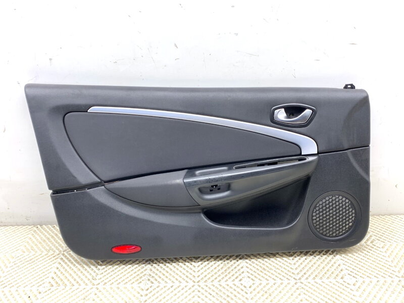 TAPACÍR DVERÍ ĽAVÝ PREDNÝ RENAULT MEGANE CC (EZ0/1_) 2010 - 2022 TAPACÍR DVERÍ ĽAVÝ PREDNÝ RENAULT MEGANE CC (EZ0/1_) 2010 - 2022