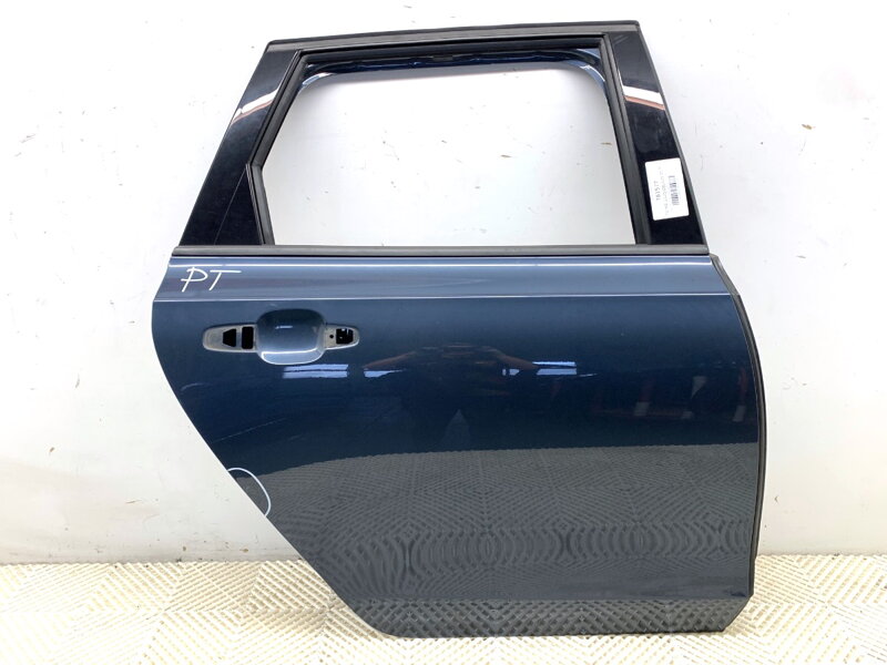 DVERE PRAVÉ ZADNÉ VOLVO V90 II KOMBI (235, 236) 2016 - 2022 DVERE PRAVÉ ZADNÉ VOLVO V90 II KOMBI (235, 236) 2016 - 2022