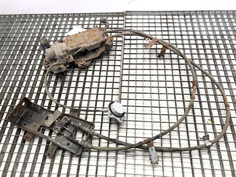 RUČNÁ BRZDA ELEKTRICKÝ NISSAN LEAF (ZE0) 2010 - 2022 RUČNÁ BRZDA ELEKTRICKÝ NISSAN LEAF (ZE0) 2010 - 2022