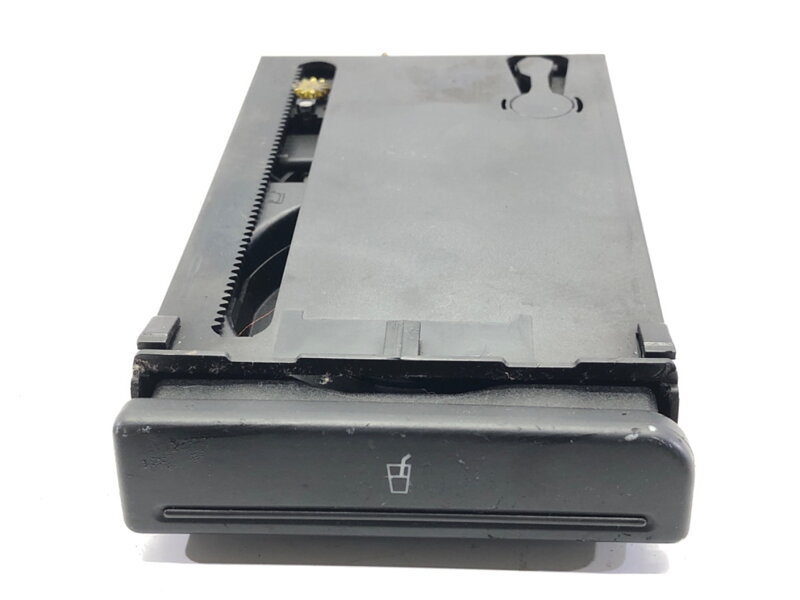 DRŽIAK NA NÁPOJE AUDI A4 B6 (8E2) 2000 - 2005 8E1862534J DRŽIAK NA NÁPOJE AUDI A4 B6 (8E2) 2000 - 2005 8E1862534J