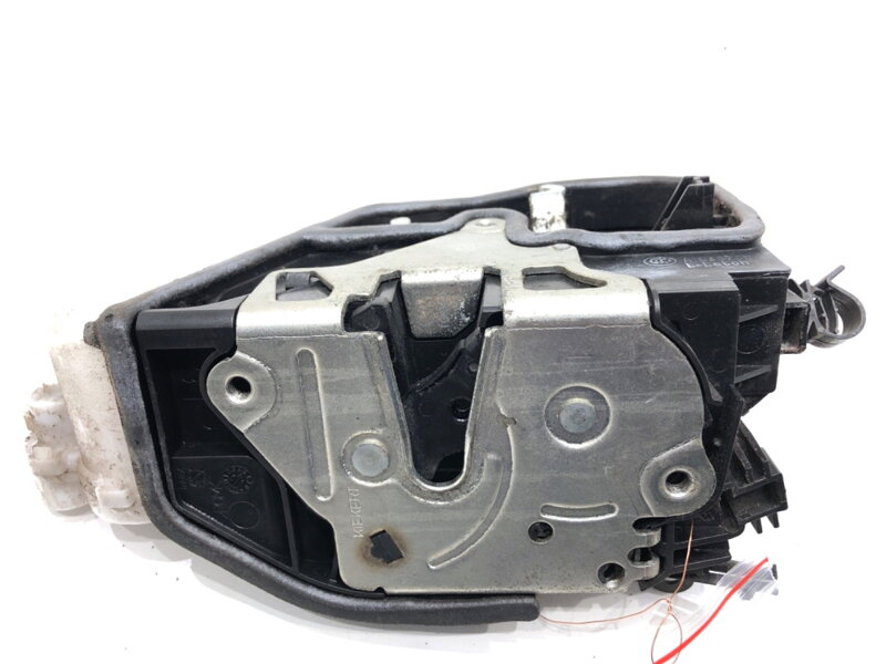 ZÁMOK DVERÍ ĽAVÝ PREDNÝ BMW X6 (E71, E72) 2007 - 2014 7202143 ZÁMOK DVERÍ ĽAVÝ PREDNÝ BMW X6 (E71, E72) 2007 - 2014 7202143