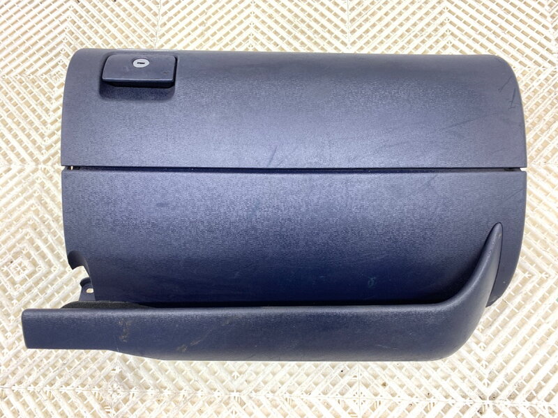 ODKLADACIA SCHRÁNKA SPOLUJAZDCA AUDI A3 (8L1) 1996 - 2006 ODKLADACIA SCHRÁNKA SPOLUJAZDCA AUDI A3 (8L1) 1996 - 2006