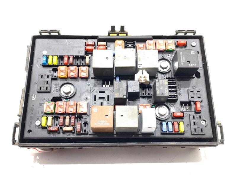 POISTKOVÁ SKRINKA OPEL ASTRA J (P10) 2009 - 2015 C11000139 13368639 POISTKOVÁ SKRINKA OPEL ASTRA J (P10) 2009 - 2015 C11000139 13368639