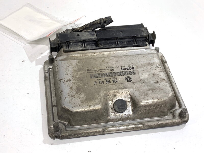 RIADIACA JEDNOTKA MOTORA SKODA FABIA I COMBI (6Y5) 2000 - 2007 038906012GG 0281010963