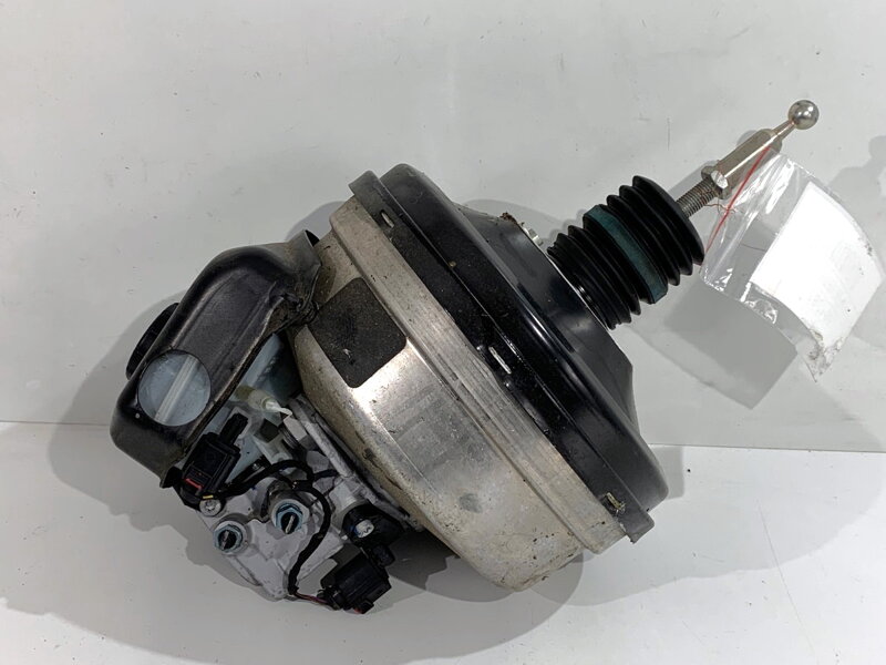Servo brzdy Audi A4 B9 Avant (8W5, 8WD) 2015 - 2025 8W0612103B