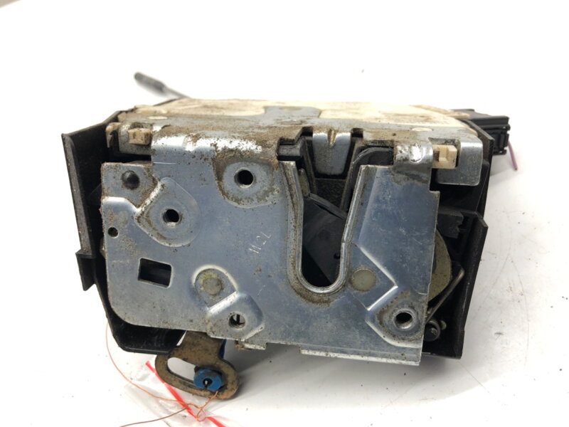 ZÁMOK DVERÍ ĽAVÝ PREDNÝ LAND ROVER FREELANDER I (L314) 1998 - 2006