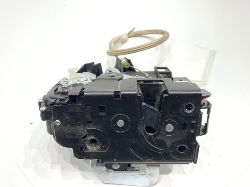 ZÁMOK DVERÍ ĽAVÝ PREDNÝ AUDI A6 C5 (4B2) 1997 - 2005