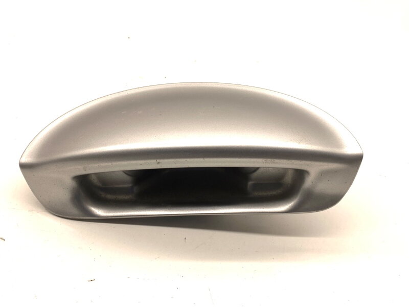 KĽUČKA VEKA BATOŽINOVÉHO PRIESTORU ZADNÁ NISSAN MICRA III (K12) 2002 - 2010 90606AX600