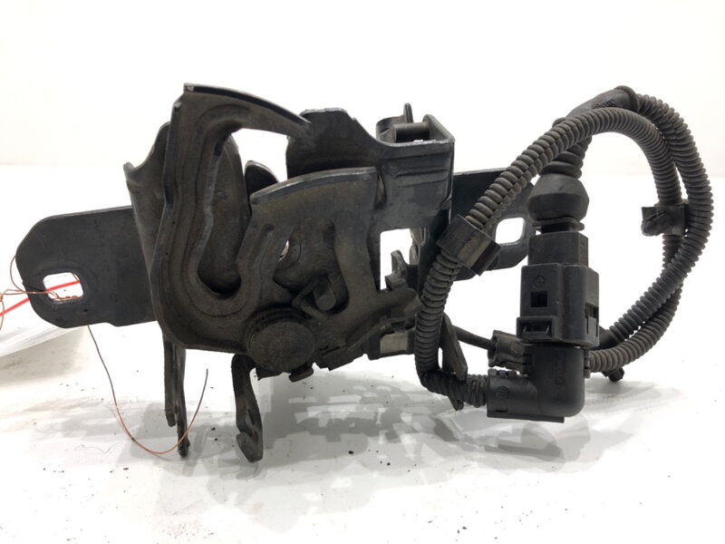 Zámok kapoty predný VW Golf IV (1J1) 1997 - 2008 1J0823509C/509D