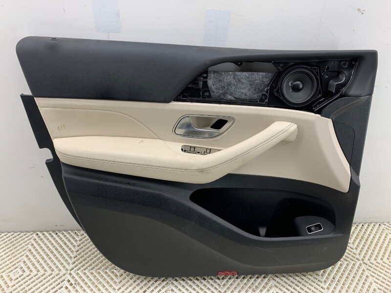 TAPACÍR DVERÍ ĽAVÝ PREDNÝ MERCEDES-BENZ GLE (V167) 2018 -