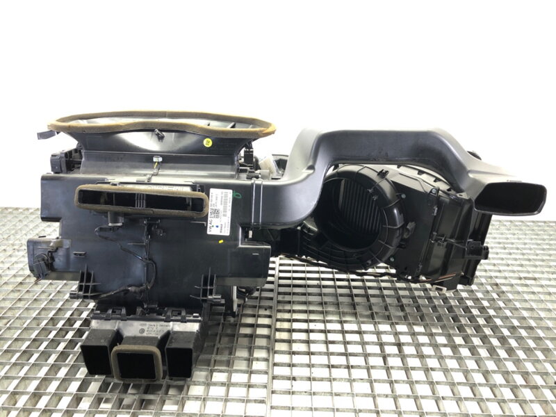 RADIÁTOR KÚRENIA KOMPLETNÁ KOMBAJN AUDI A4 B9 AVANT (8W5, 8WD) 2015 - 2025 8W1820005A