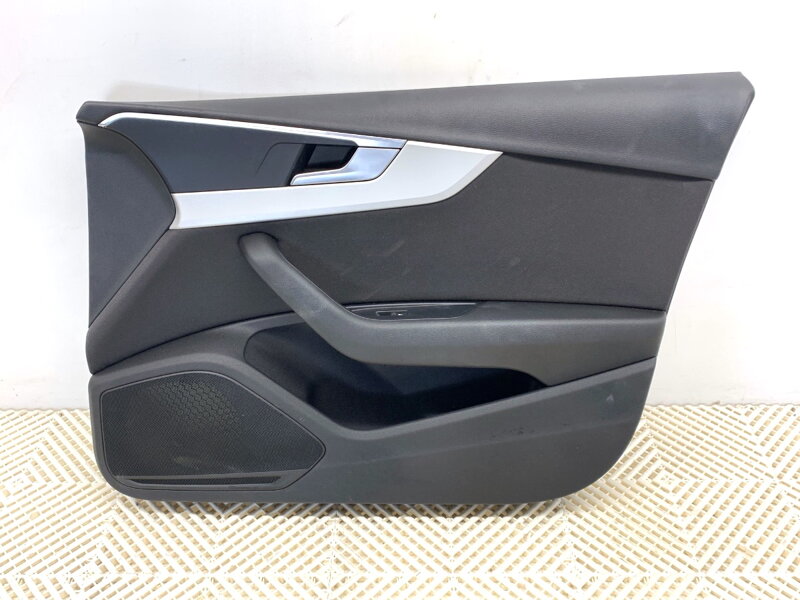 TAPACÍR DVERÍ PRAVÝ PREDNÝ AUDI A4 B9 AVANT (8W5, 8WD) 2015 - 2025