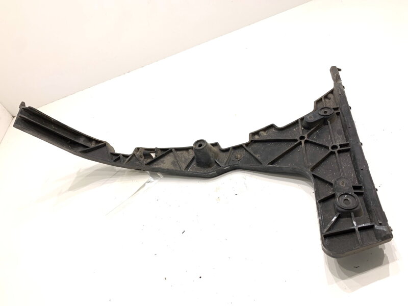 Držiak nárazníka pravý zadný Audi Q5 (8RB) 2008 - 2017 8R0807454C