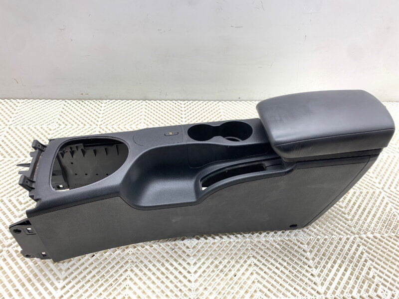 Lakťová opierka Nissan Qashqai / Qashqai + 2 I (J10, NJ10, JJ10E) 2006 - 2014 96910JD000