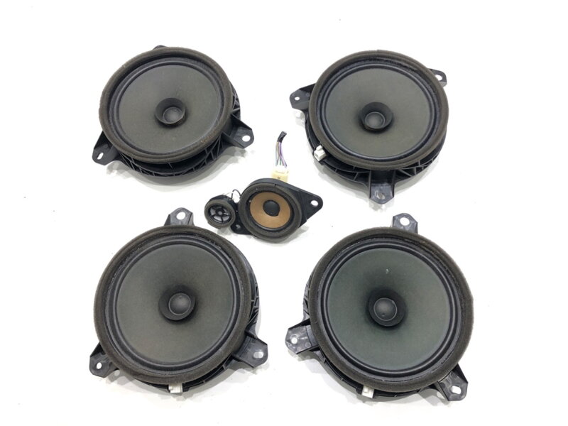 Reproduktory sada Toyota Corolla Sedan (_E21_) 2019 - 2022