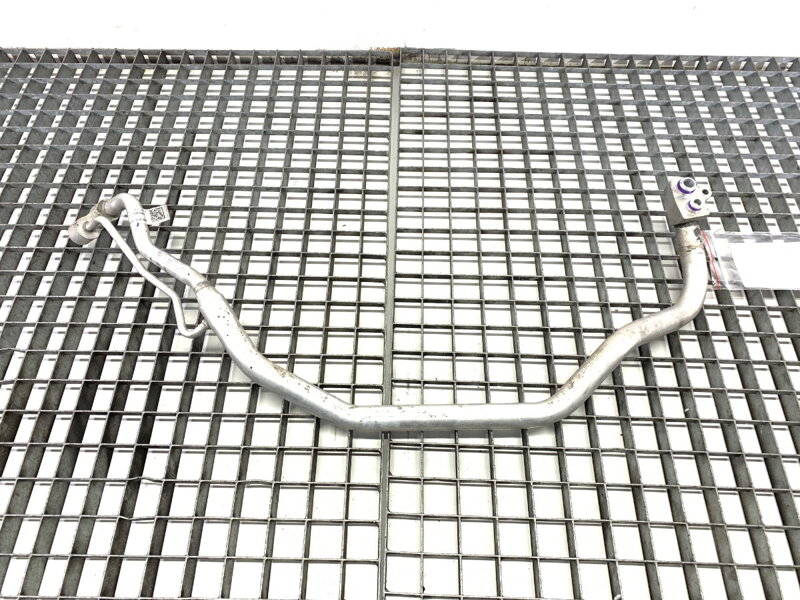 Hadica klimatizácie Audi Q8 (4MN) 2018 - 2022 4M0816738M