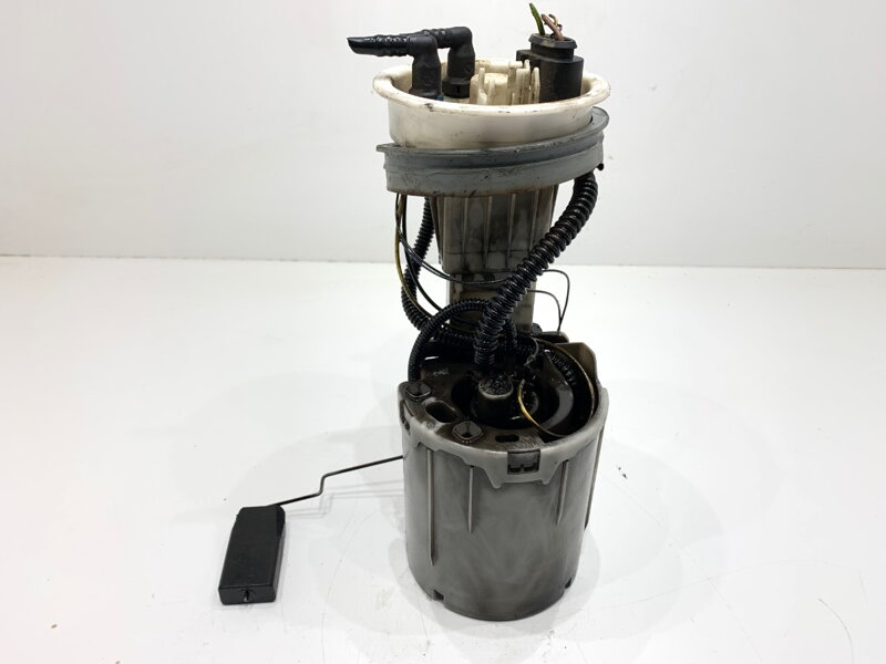 Palivové čerpadlo Audi A4 B7 (8EC) 2004 - 2008 8F0919050D