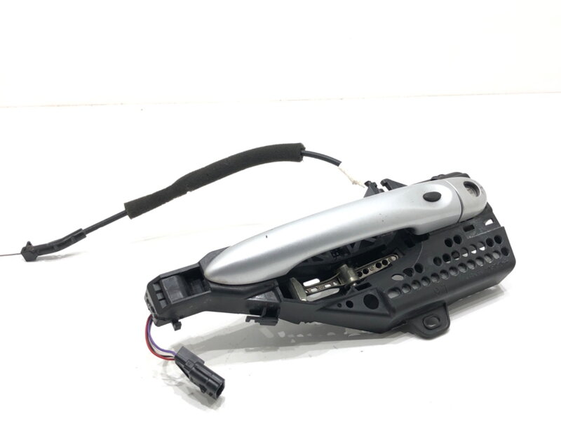 Kľučka vonkajšia ľavá predná Renault Captur I (J5_, H5_) 2013 - 2022