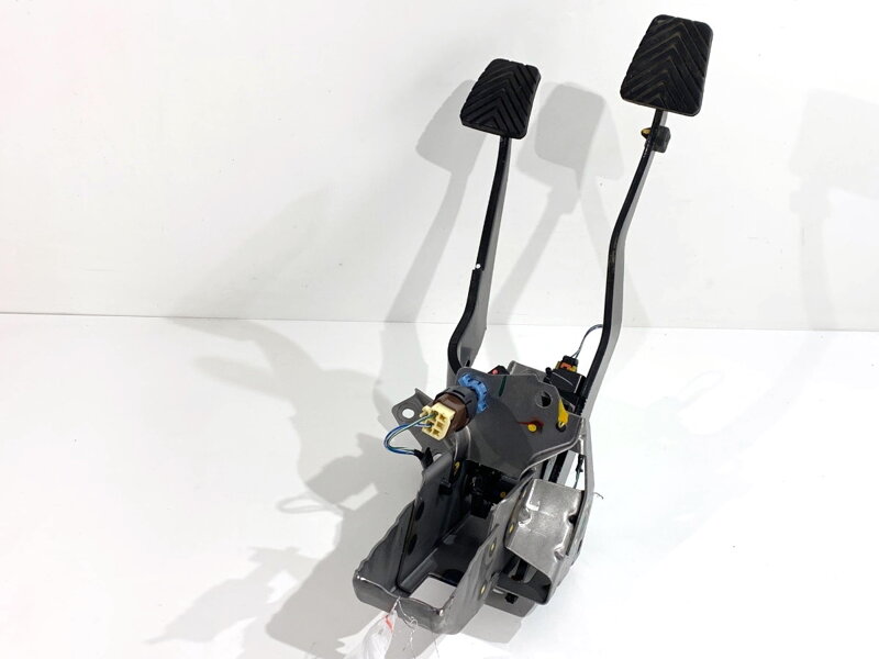 Pedále Mitsubishi Mirage / Space Star VI Liftback (A0_A) 2012 - 2022