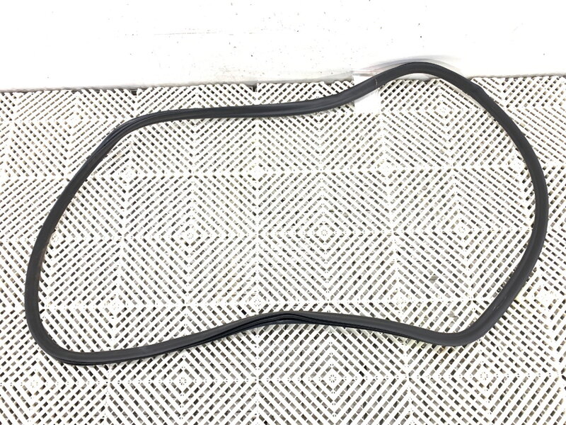 Tesnenie dverí zadné pravé BMW 5 (G30, F90) 2016 - 2022