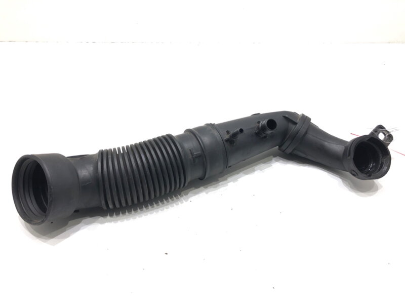 Vzduchové potrubie Peugeot 308 II (LB_, LP_, LW_, LH_, L3_) 2013 - 2021 9807939780