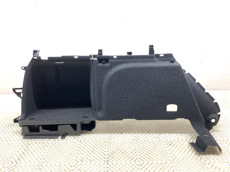 Tapacír kufra ľavý Skoda Superb III Kombi (3V5) 2015 - 2022 3V9867427AM