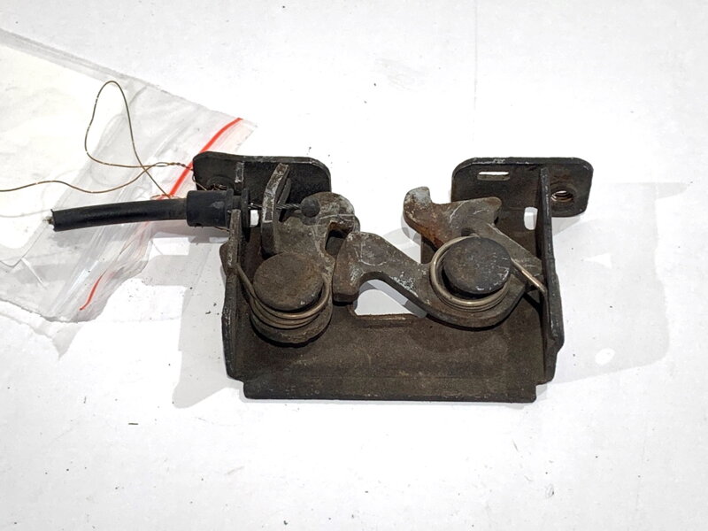 Zámok kapoty pravý BMW X3 (E83) 2003 - 2011 7115229