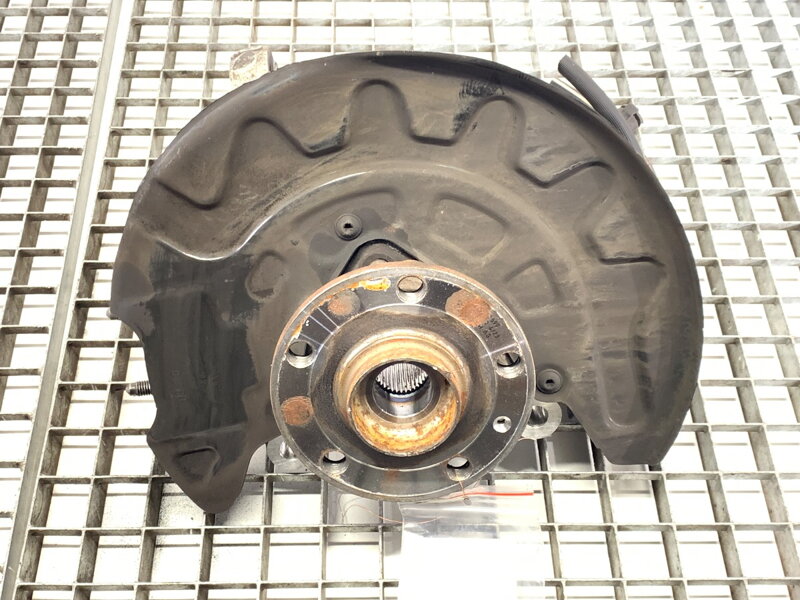 Otoč pravá predná Skoda Superb III Kombi (3V5) 2015 - 2022