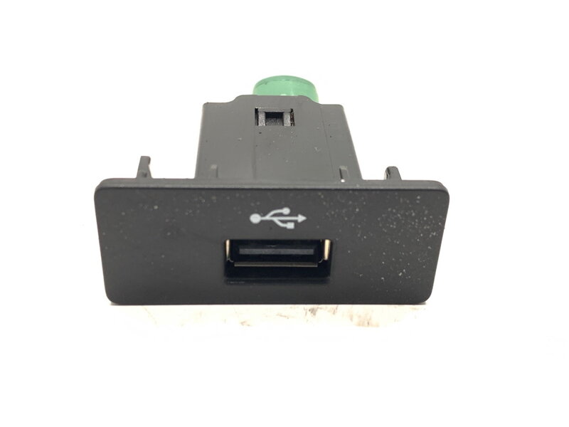 ZÁSUVKA / ULOŽENIE USB SKODA SUPERB III KOMBI (3V5) 2015 - 2022 3V0035727