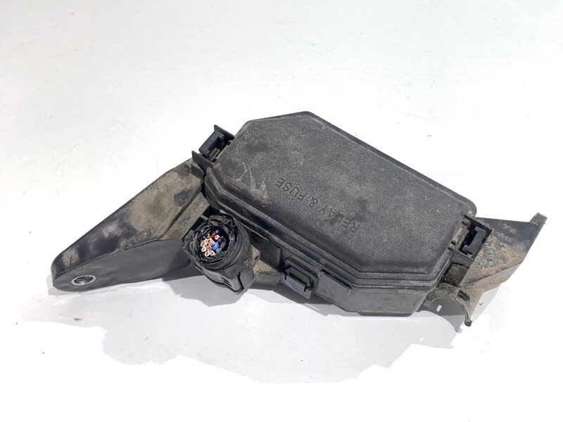 POISTKOVÁ SKRINKA TOYOTA C-HR (_X1_) 2016 - 2022 82662-F4030