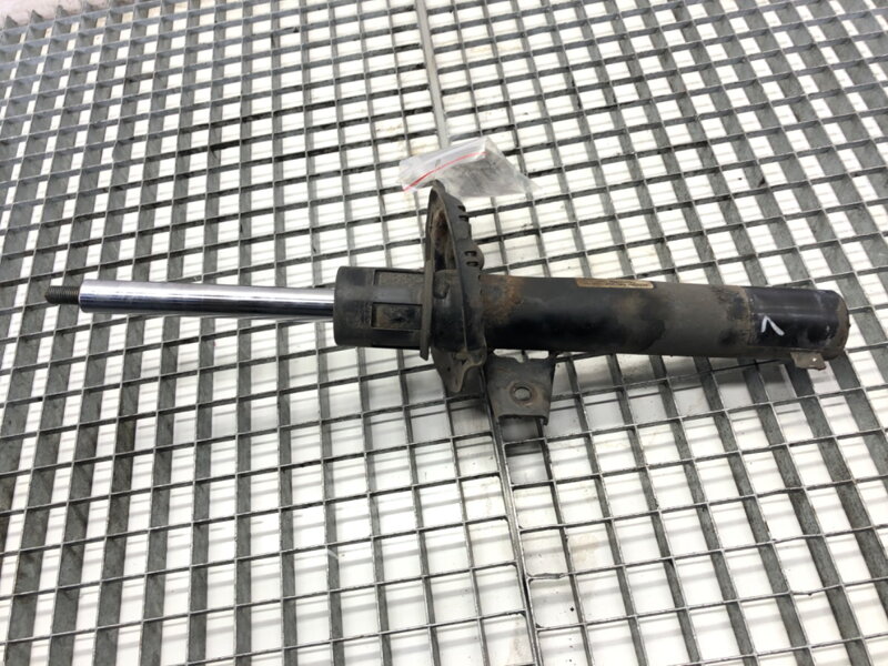 Tlmič ľavý predný VW Passat B8 Variant (3G5, CB5) 2014 - 2022 3Q0413031BN