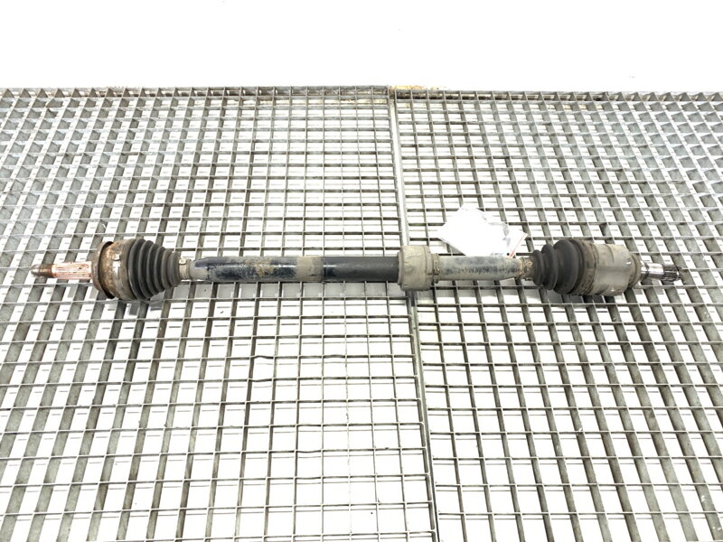 POLOOS PRAVÁ PREDNÁ TOYOTA AVENSIS SEDAN (_T27_) 2008 - 2018