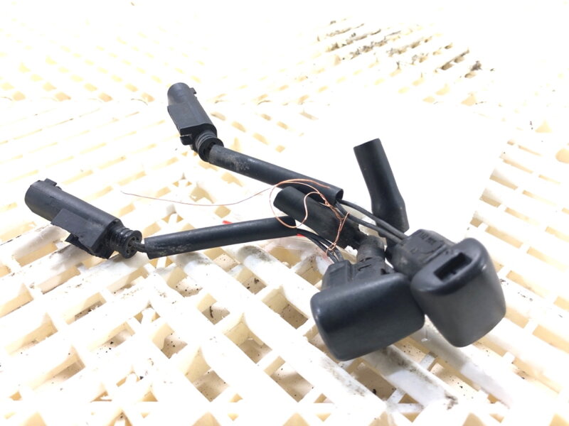 Trysky ostrekovačov okien sada BMW 5 Touring (E61) 2004 - 2010 7132969