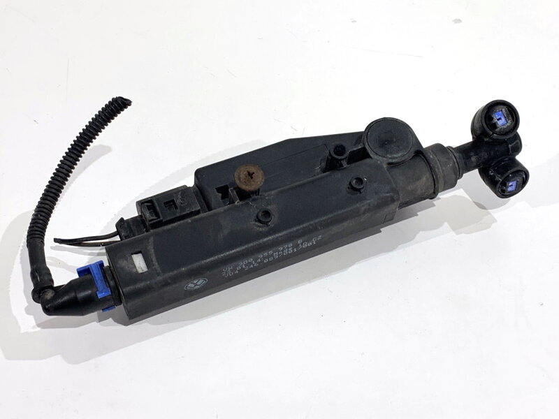 Ostrekovač svetla pravý predný VW Phaeton (3D1, 3D2, 3D3, 3D4, 3D6, 3D7, 3D8, 3D9) 2002 - 2016 3D0955978B