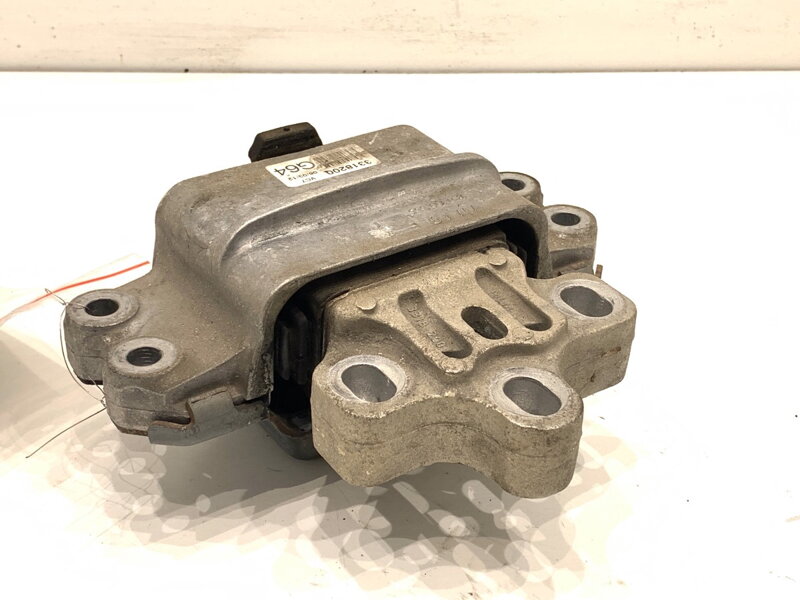 Vankúš motora ľavý VW Passat B7 Variant (365) 2010 - 2015