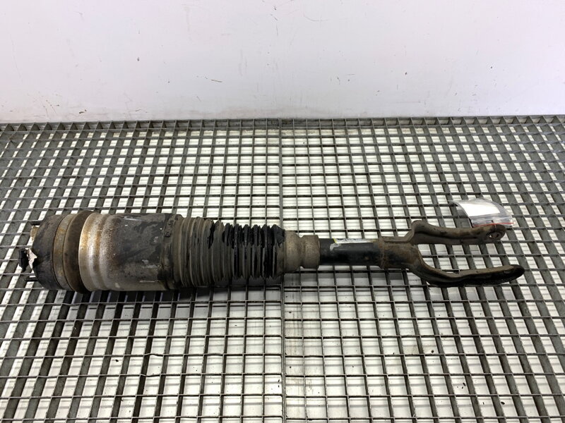 Tlmič pravý predný Jeep Grand Cherokee IV (WK, WK2) 2010 - 2022 68231881AA