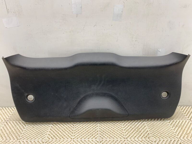 Čalúnenie veka batožinového priestoru kufra Jeep Grand Cherokee IV (WK, WK2) 2010 - 2022