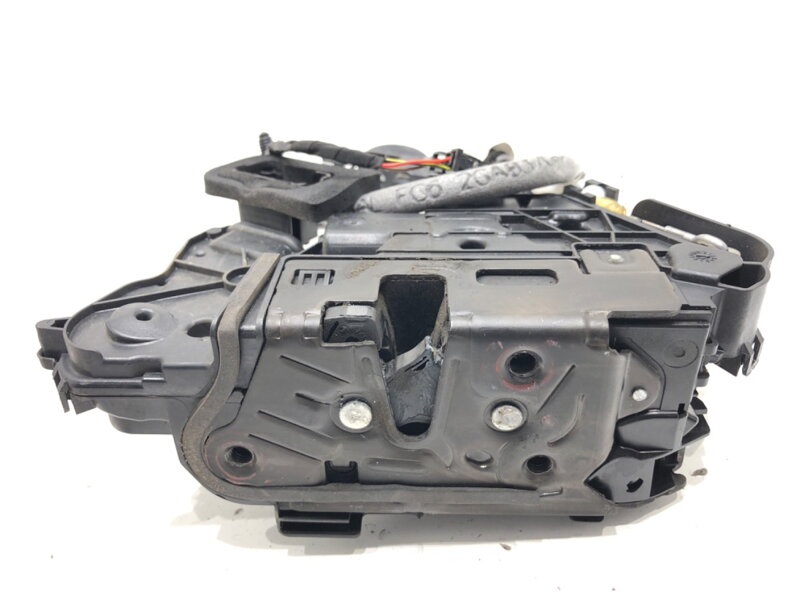 Zámok dverí ľavý predný VW T-roc (A11) 2017 - 2022 5TB837015A