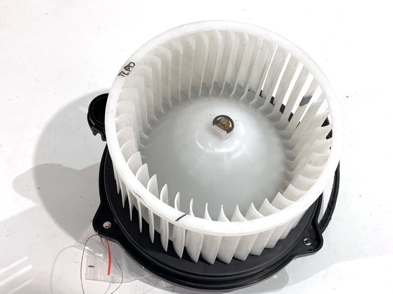 Ventilátor kúrenia Hyundai Kona II (SX2) 2022 - 013011501W