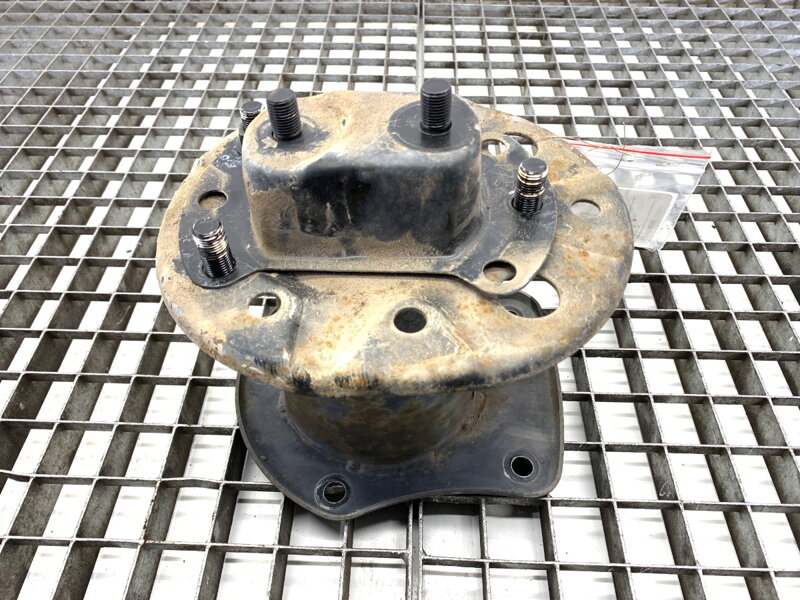 Držiak kolesa záložného Suzuki Jimny (SN) 1998 - 2022