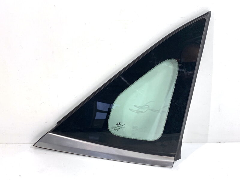 Okno karosérie pravé zadné Hyundai Kona II (SX2) 2022 - 87820-HF1