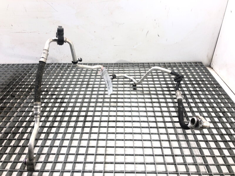 Hadica klimatizácie Seat Ibiza IV (6J5, 6P1) 2008 - 2017 6R1820743D